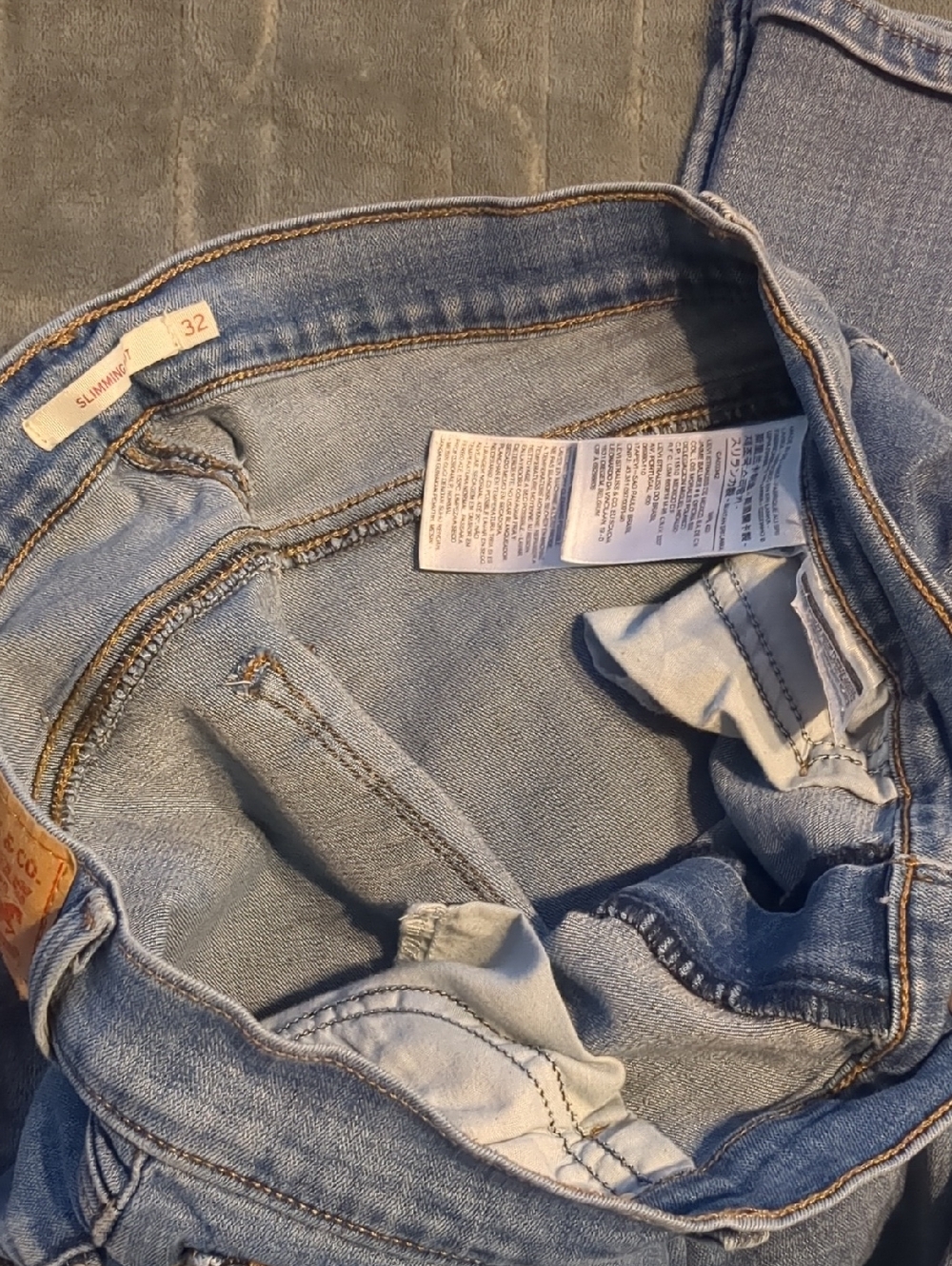 Levi’s Women's Classic Slimming Bootcut Jeans. - Picture 3 of 16